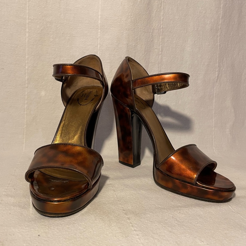 Elegant Tortoise Shell High Heel Sandals